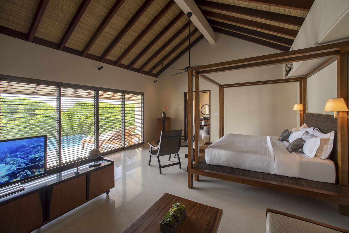 Private Dining at The Residence Maldives at Dhigurah thumbnail 5